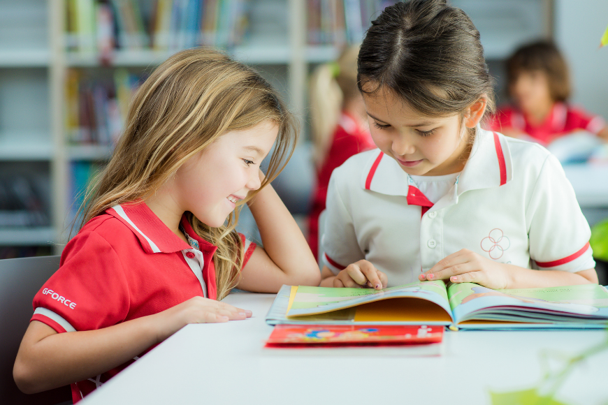 Benefits of Bilingualism at an early age Benefits of Bilingualism at an early age